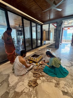 Sreemukhi New House: కొత్త ఇంట్లో అడుగుపెట్టిన శ్రీముఖి... బర్త్ డే స్పెషల్ - ఫోటోలు చూశారా?