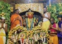 जेजुरीच्या खंडोबा मंदिरात आकर्षक आंब्यांची सजावट, भाविकांची मोठी गर्दी