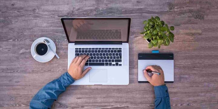 कई बार सिस्टम में जमा बेकार फाइल्स और पुराने Software भी Computer को स्लो बना देते हैं. लंबे समय तक इस्तेमाल होने पर Temporary Files, Cache और Background Apps सिस्टम की स्पीड कम करने लगते हैं. अगर समय-समय पर Storage साफ की जाए और बेकार Apps हटाए जाएं तो पुराने सिस्टम की परफॉर्मेंस और बेहतर हो सकती है. Startup में चलने वाले अनावश्यक प्रोग्राम बंद करने से भी फर्क महसूस होता है.