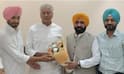 Punjab News: ਪੰਜਾਬ CM ਮਾਨ ਦੇ ਭਰਾ ਨੇ BJP 'ਚ ਕੀਤੀ ਐਂਟਰੀ, ਸਿਆਸੀ ਪਾਰਟੀਆਂ ਨੇ ਕੱਸਿਆ ਤੰਜ: ਮਜੀਠੀਆ ਬੋਲੇ- 'ਘਰਦੇ ਛੱਡਣ ਤਾਂ ਸਮਝੋ ਮਾਮਲਾ ਗੜਬੜ...'