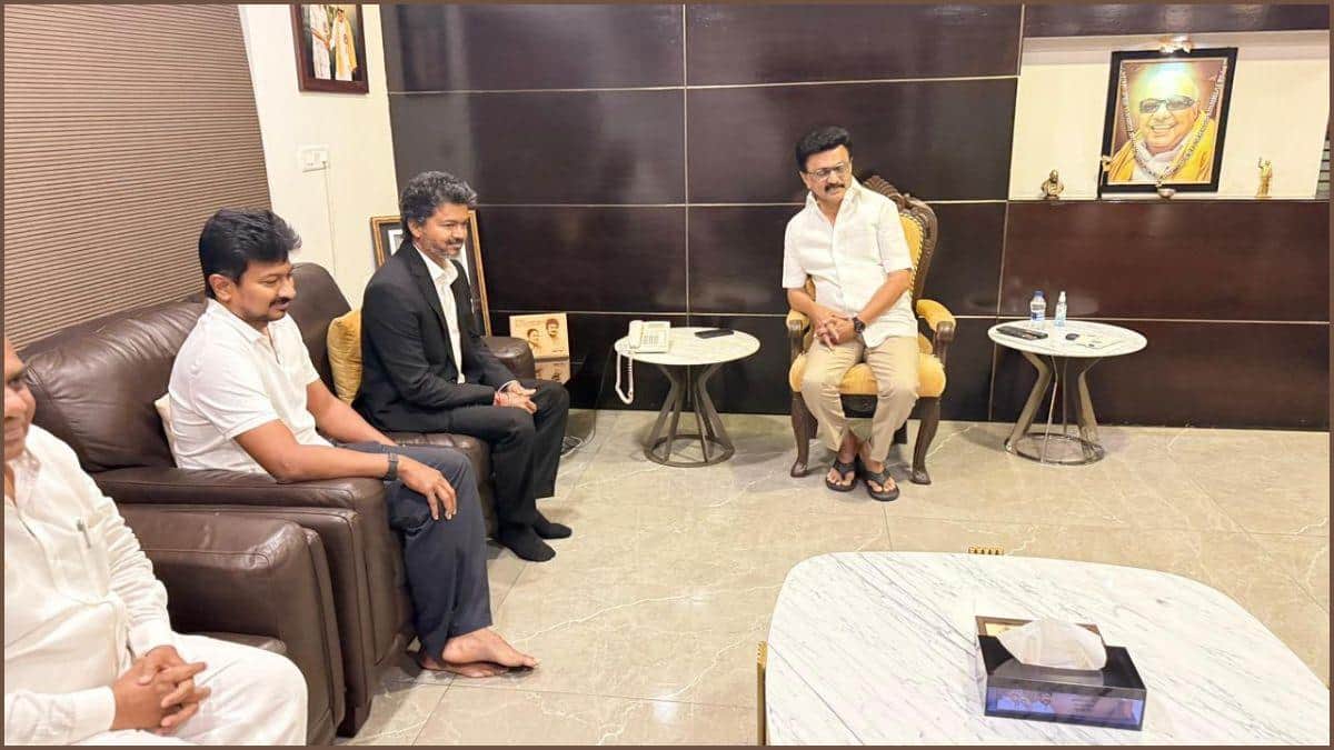 CM Vijay Meets MK Stalin: ஸ்டாலின் வீட்டிற்கு நேரில் சென்ற முதலமைச்சர் விஜய்; 5 நிமிட சந்திப்பில் நடந்தது என்ன.?