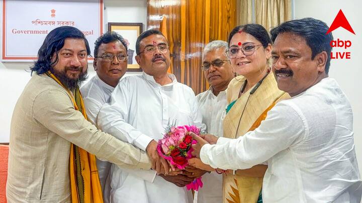 সরকারি চাকরির ক্ষেত্রে, আরও একটি বড় নির্দেশ ঘোষণা করা হল। চাকরির আবেদনের বয়সের ঊর্ধ্বসীমা ৫ বছর বৃদ্ধি করা হল। এবার থেকে রাজ্যে কার্যকর বিভিন্ন কেন্দ্রীয় প্রকল্প।
