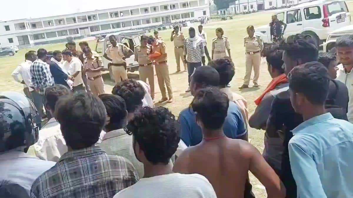 Motihari News: मोतिहारी में परीक्षा देकर निकले युवक की कॉलेज कैंपस में हत्या, दौड़ा-दौड़ाकर गोदा चाकू, मचा हड़कंप