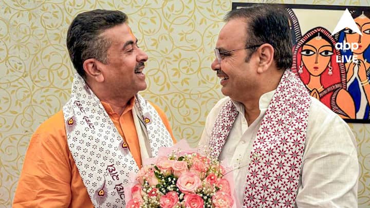 অনেকেরই মনে একটা বিষয় নিয়ে সন্দেহ ছিল যে, আগের সরকার যা যা প্রকল্প চালু করেছিল, সেগুলি কি বন্ধ হয়ে যাবে? নতুন করে ফের চালু হবে, নতুন নামে? যাবতীয় সব প্রকল্প? আজ যাবতীয় জল্পনার অবসান ঘটিয়েছেন মুখ্য়মন্ত্রী নিজেই। জানিয়ে দিয়েছেন,কোনও চালু কোনও সামাজিক প্রকল্প বন্ধ করা হবে না।