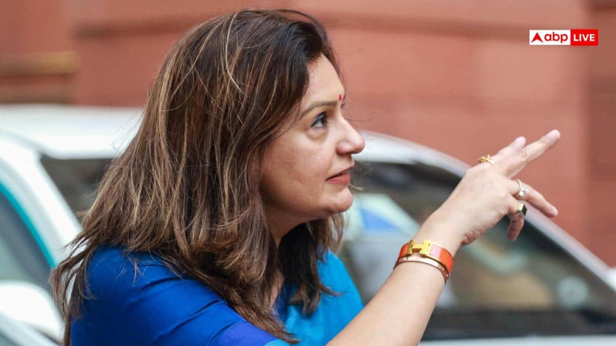 'असम CM शपथग्रहण से ही हो WFH की शुरुआत', PM मोदी की अपील पर प्रियंका चतुर्वेदी का तंज
