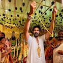 South Actor Bellamkonda Sreenivas Traditional Wedding: 33 वर्षांच्या सुपरस्टार हिरोनं उरकलं लग्न, शाही सोहळ्याच्या रंगल्या चर्चा; ना हत्तीवरुन, ना घोड्यावरुन तर चक्क टोपलीत बसून नवरीची हटके एन्ट्री, PHOTOs