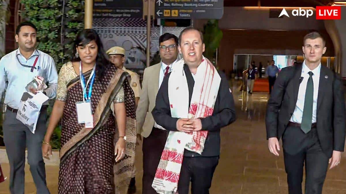 Himanta Biswa Sarma Oath Ceremony: हिमंत के शपथ ग्रहण में शामिल होने गुवाहाटी पहुंचे ट्रंप के खास दूत सर्जियो गोर, जानें कौन-कौन हो रहा शामिल