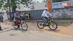साइकिल वाले जज साहेब! तेल बचाने के लिए पैडल मारते हुए हाई कोर्ट पहुंचे जस्टिस, सामने आई तस्वीर