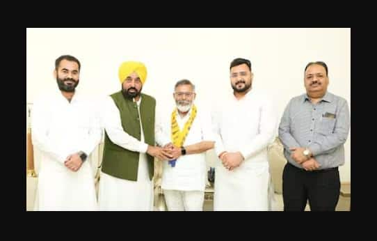 Punjab News: ਪੰਜਾਬ 'ਚ ਵੱਡਾ ਸਿਆਸੀ ਧਮਾਕਾ, BJP ਨੂੰ ਲੱਗਿਆ ਝਟਕਾ; ਸੀਨੀਅਰ ਆਗੂ 'AAP' 'ਚ ਹੋਇਆ ਸ਼ਾਮਲ: CM ਮਾਨ ਨਾਲ ਤਸਵੀਰ ਵਾਇਰਲ...