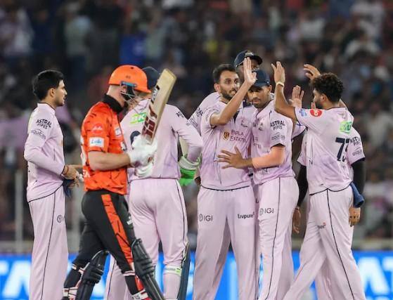 IPL 2026: सनराइजर्स हैदराबाद को 82 रन से रौंदकर 'नंबर-1' बनी गुजरात टाइटंस, देखिए प्वाइंट्स टेबल का हाल IPL 2026: सनराइजर्स हैदराबाद को 82 रन से रौंदकर 'नंबर-1' बनी गुजरात टाइटंस, देखिए प्वाइंट्स टेबल का हाल