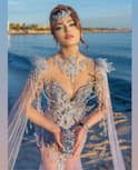 Urvashi Rautela Photos : సాగర తీరంలో ఊర్వశి - భువిపై దేవ కన్య దిగి వచ్చిందా...