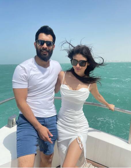 Who is Suraj Nambiar? Know how rich is Mouni Roy's banker husband, you will be shocked to know his net worth.