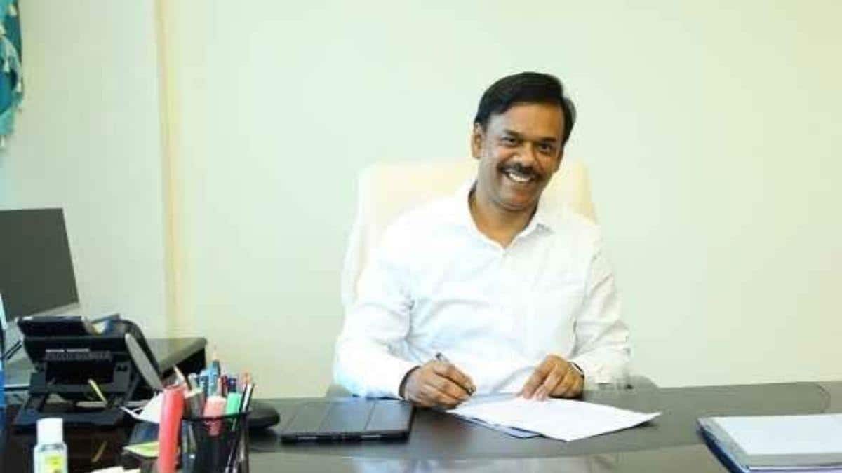 Siddique IAS: கறார், கண்டிப்பு - யார் இந்த சித்திக்? நிதித்துறை செயலரானது எப்படி? இலவச திட்டங்கள், பணம் வருமா?