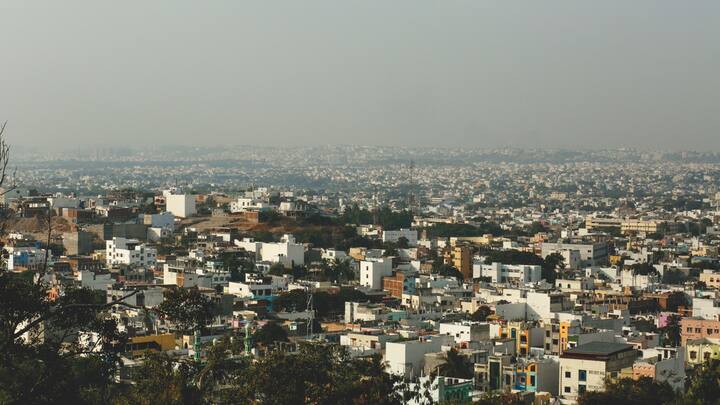 यह प्रगति इसलिए भी महत्वपूर्ण है क्योंकि साल 2020 में यह आंकड़ा करीब 7700 डॉलर (7.27 लाख रुपये) था. पिछले पांच वर्षों में मुंबई ने न केवल अपनी अर्थव्यवस्था को संभाला, बल्कि नागरिकों की औसत आय में भी सम्मानजनक वृद्धि दर्ज की है.