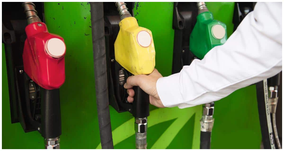 Petrol-Diesel Buying New Rule:చమురు సంక్షోభం నివారణకు చర్యలు! 5 వేల రూపాయలకు మించి పెట్రోల్ కొనలేరు! డీజిల్ కోటా 200 లీటర్లే!