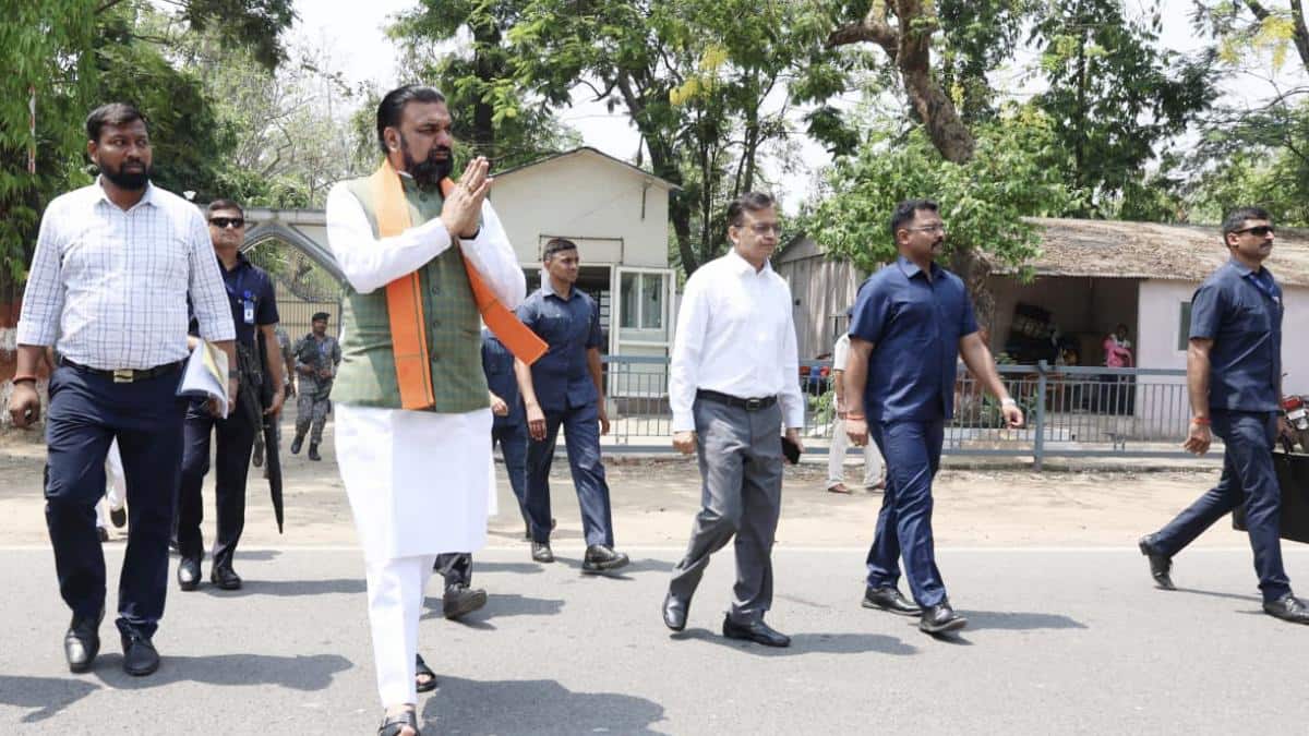 PM मोदी की अपील का असर, सम्राट चौधरी पैदल गए मुख्यमंत्री सचिवालय, BJP बोली- 'जिस तरह के हालात…'
