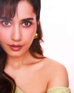 Raashii Khanna : రాశీ ఖన్నా క్యూట్ లుక్ - హాట్ సమ్మర్‌లో కూల్ కలర్స్ కావాలట