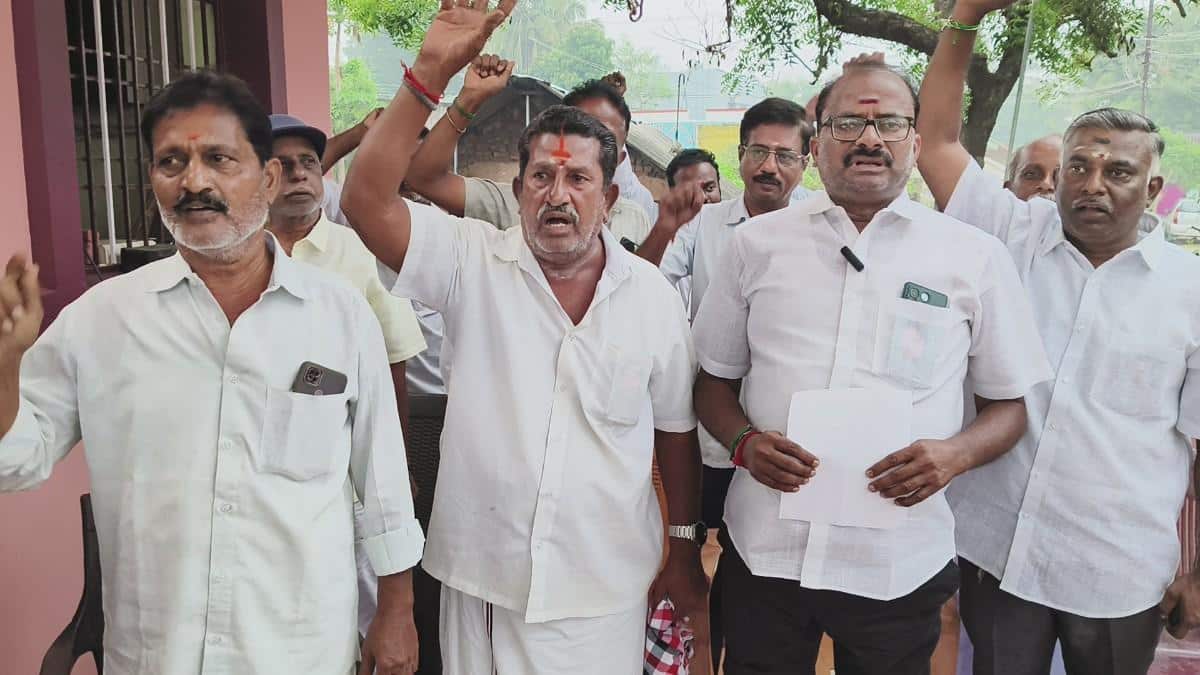 ஒன்று சேருங்கள்... இல்லையேல் விலகுங்கள்! - எடப்பாடி பழனிசாமிக்கு அடிமட்டத் தொண்டர்கள் பகிரங்க எச்சரிக்கை !
