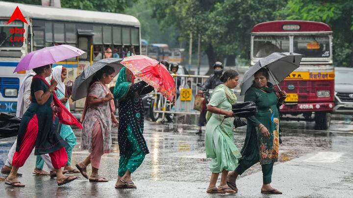 আজ উত্তরবঙ্গের প্রায় সব জেলাতেই বিক্ষিপ্তভাবে ঝড়বৃষ্টির সম্ভাবনা রয়েছে।