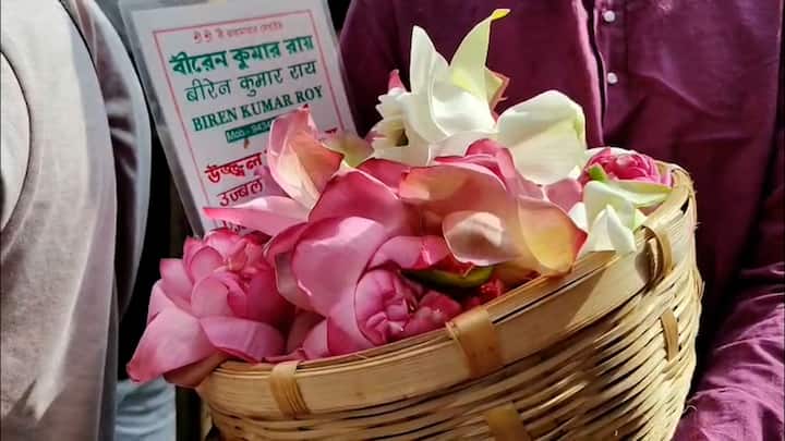 ফলহারিণী কালীপুজোর সঙ্গে বাংলার আধ্যাত্মিক ঐতিহ্যেরও যোগ রয়েছে। এই ফলহারিণী অমাবস্যা তিথিতে শ্রীরামকৃষ্ণ মা সারদাকে দশমহাবিদ্যার অন্যতম দেবী ষোড়শী রূপে পুজো করেছিলেন।