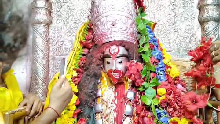 জ্যৈষ্ঠ মাসের অমাবস্যা তিথিতে ফলহারিণী কালীপুজো। কথিত আছে, জ্যৈষ্ঠ মাসের অমাবস্যা তিথিতে, ভক্তের ইচ্ছেপূরণে, মর্ত্যে নেমে আসেন স্বয়ং দেবী।