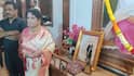 दादा कोंडकेंसोबत काळ गाजवला, अभिनेत्री उषा चव्हाण संतापल्या; व्ही. शांताराम पुरस्कार शासनाला परत, आनंदाश्रमात ठेवला