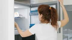 Fridge Vegetable Storage: फ्रिज के अंदर भी पॉलिथीन में रखते हैं सब्जियां, जानें ऐसा करना कितना खतरनाक?