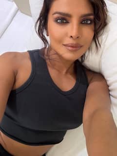 पति निक और बेटी मालती संग प्रियंका चोपड़ा ने शेयर की क्यूट तस्वीरें, बोलीं- 'मेरी जिंदगी का नया दौर'