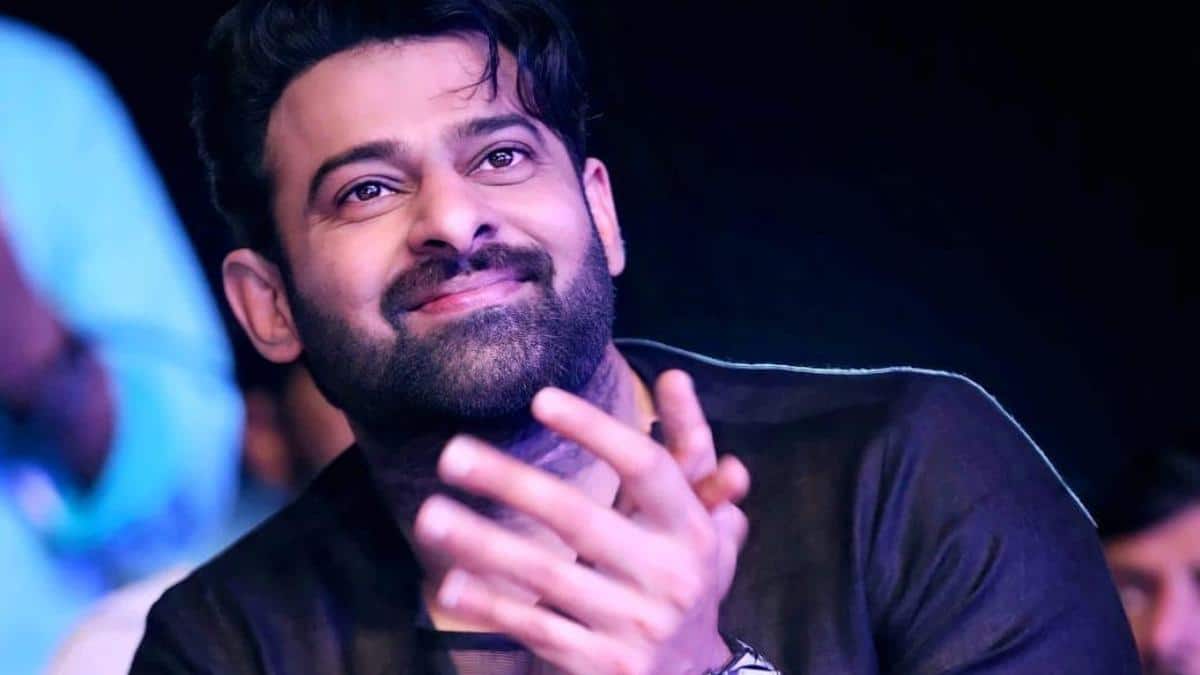 Prabhas : స్పిరిట్ నుంచి మరో ఫోటో లీక్ - వైట్ అండ్ వైట్ లుక్‌లో ప్రభాస్