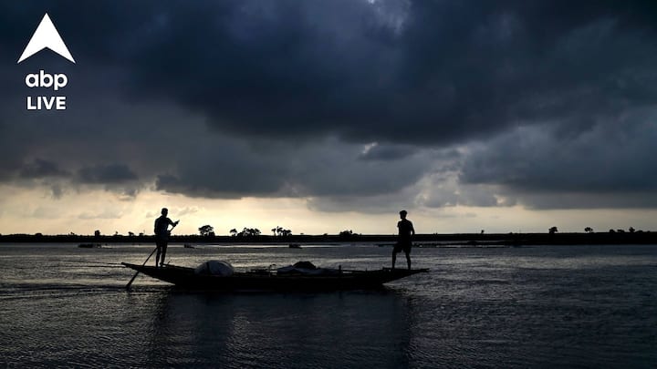 স্থানীয়ভাবে বজ্রগর্ভ মেঘ এবং আংশিক মেঘলা আকাশের সম্ভাবনা। গরম ও অস্বস্তিকর আবহাওয়া থাকবে।