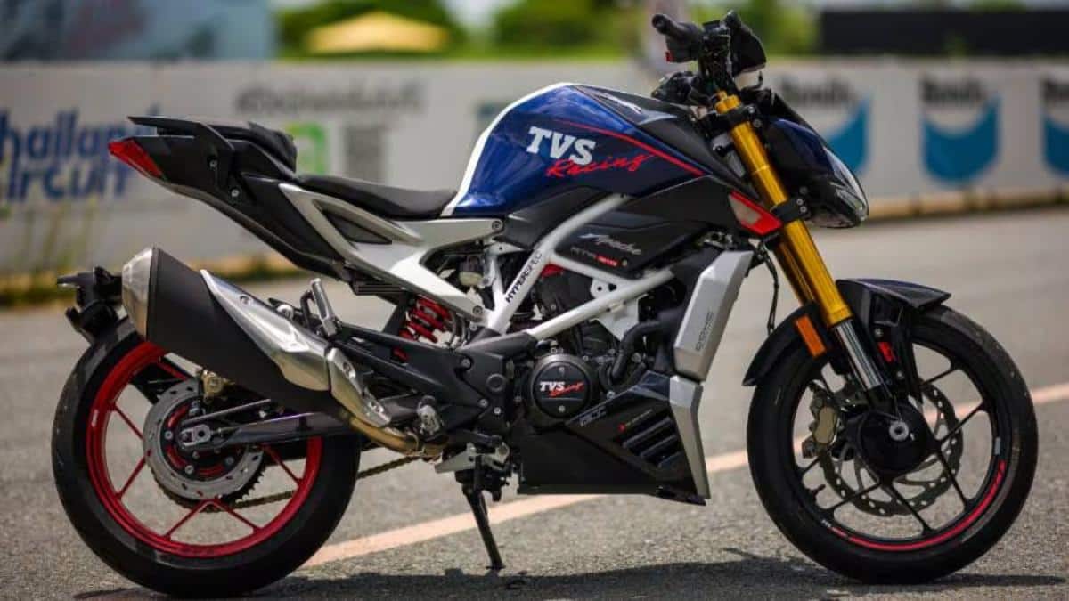 மாஸா.. ஸ்டைலா சாலையில் செல்ல Apache RTR 310! விலை, மைலேஜ் எவ்ளோ?