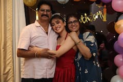 28 की हुईं शिवांगी जोशी, फैमिली संग मनाया बर्थडे, रेड ड्रेस पहने लगीं क्यूट