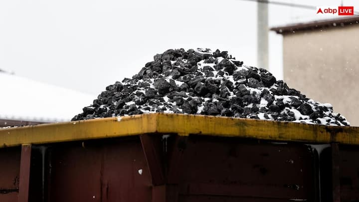 संयुक्त राज्य अमेरिका के पास विश्व स्तर पर सबसे बड़ा सिद्ध कोयले का भंडार है. यह दुनिया के कुल कोयला भंडार का लगभग 22.3% है.