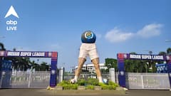 Yuvabharati Stadium: একটা কাটা পা তার ওপর ফুটবল! যুবভারতীর বাইরে মমতার নকশা করা মূর্তি ভেঙে ফেলার সিদ্ধান্ত
