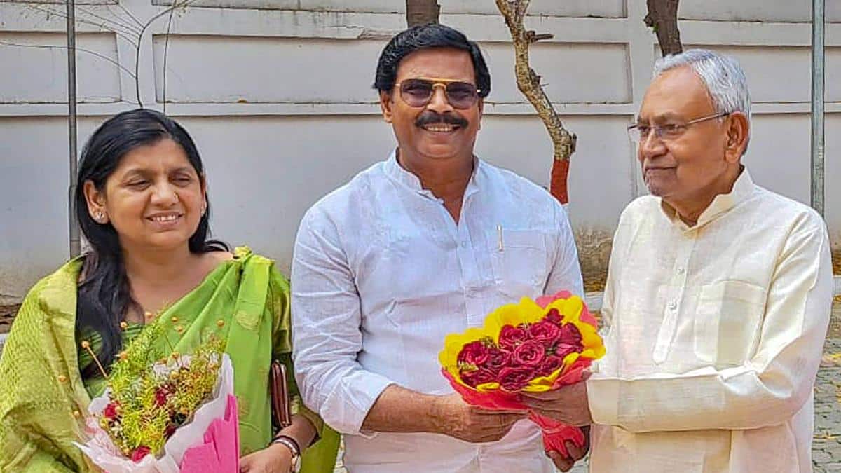 बिहार में थैली वाली सियासत! आनंद मोहन के बयान पर कांग्रेस की पहली प्रतिक्रिया, 'NDA के अंदर…'