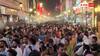 In Pics: वाराणसी में प्रचंड गर्मी भी बेअसर, गंगा आरती और विश्वनाथ मंदिर के दर्शन करने उमड़ा भक्तों का सैलाब