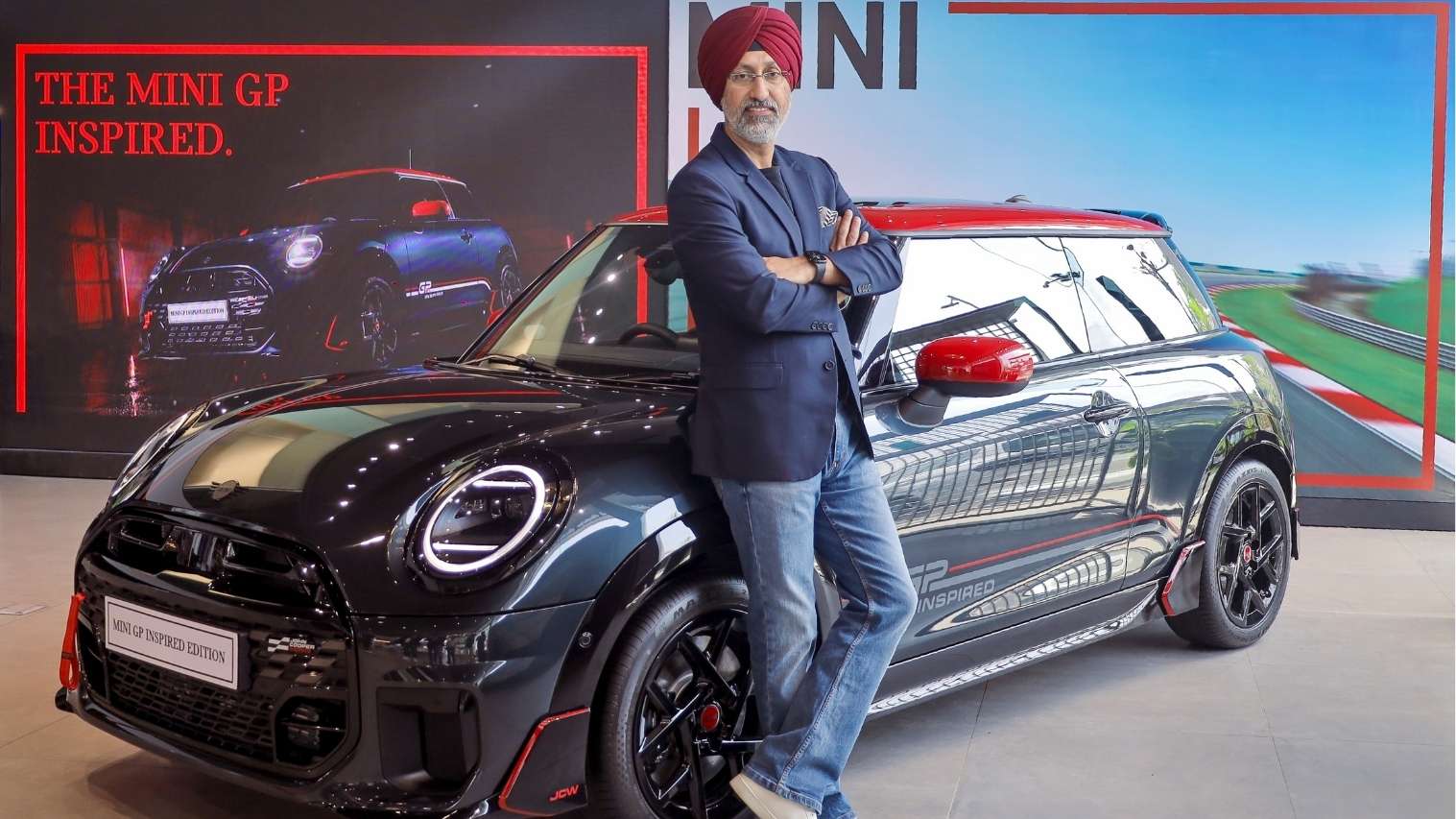 அதிநவீன வசதிகளுடன் அறிமுகமாகியது MINI Cooper S GP Inspired Edition! ஸ்பீட் அள்ளுதே!