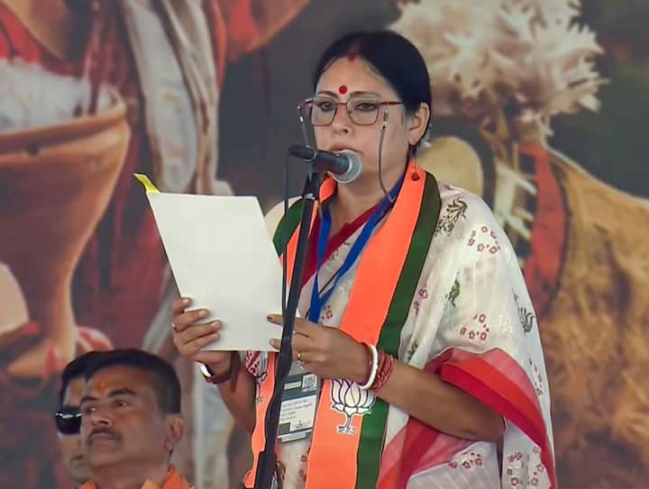 তবে ঠিক কী কী নথি লাগতে পারে আবেদন করতে , তা স্পষ্ট নয়।  সঙ্গে আবেদনকারীর তথ্য সংযুক্ত করা হবে। যাতে Direct Benefit Transfer বা DBT-এর মাধ্যমে সরাসরি টাকা পৌঁছে যায় উপভোক্তার অ্যাকাউন্টে। এই সিদ্ধান্তে বেজায় খুশি রাজ্য়ের বিভিন্ন প্রান্তের অন্নপূর্ণারা।