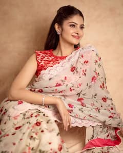 Manasa Varanasi: గులాబీ పూల చీరలో చూడముచ్చటగా మానస వారణాసి!