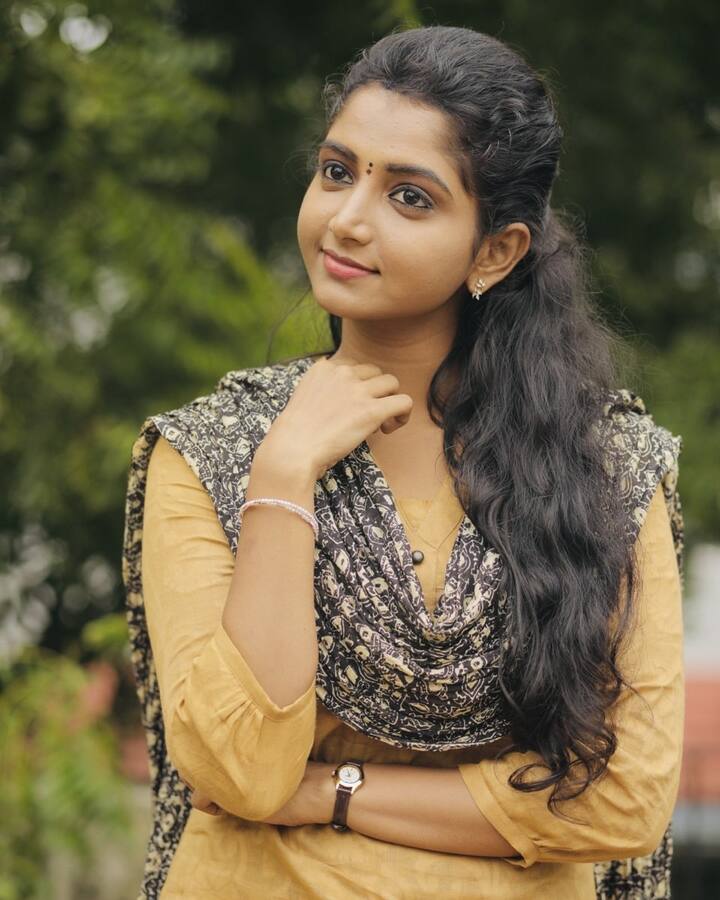 ప్రస్తుతం కావ్య పాత్రను చంపేసి ఆమె కూతురు ఇందుగా కూడా దీపికే నటిస్తోంది