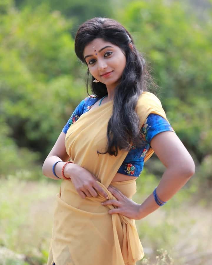 ఎంతమంది మధ్య ఉన్నా ప్రేక్షకుల అటెన్షన్ తనవైపు తిప్పుకోవడంలో దీపిక సక్సెస్ అయిందనే చెప్పాలి