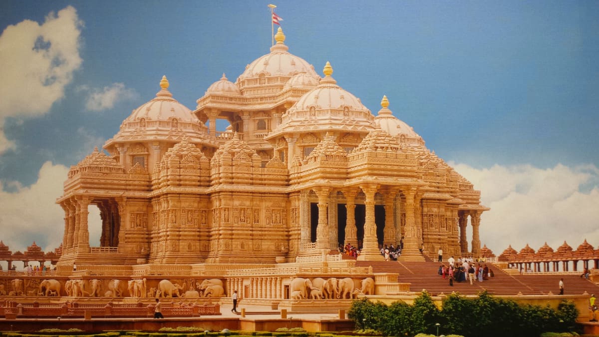 7 Stunning Tourist Destinations That Don't Allow Mobile Phones