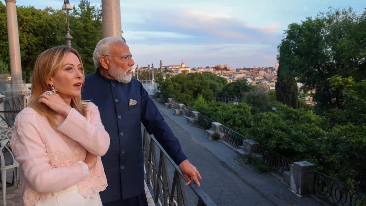 Modi In Italy: మెలోనీకి ‘మెలొడీ’ చాక్లెట్లు ఇచ్చిన మోదీ.. ఇంటర్నెట్‌ను షేక్ చేస్తున్న క్రేజీ పిక్స్!
