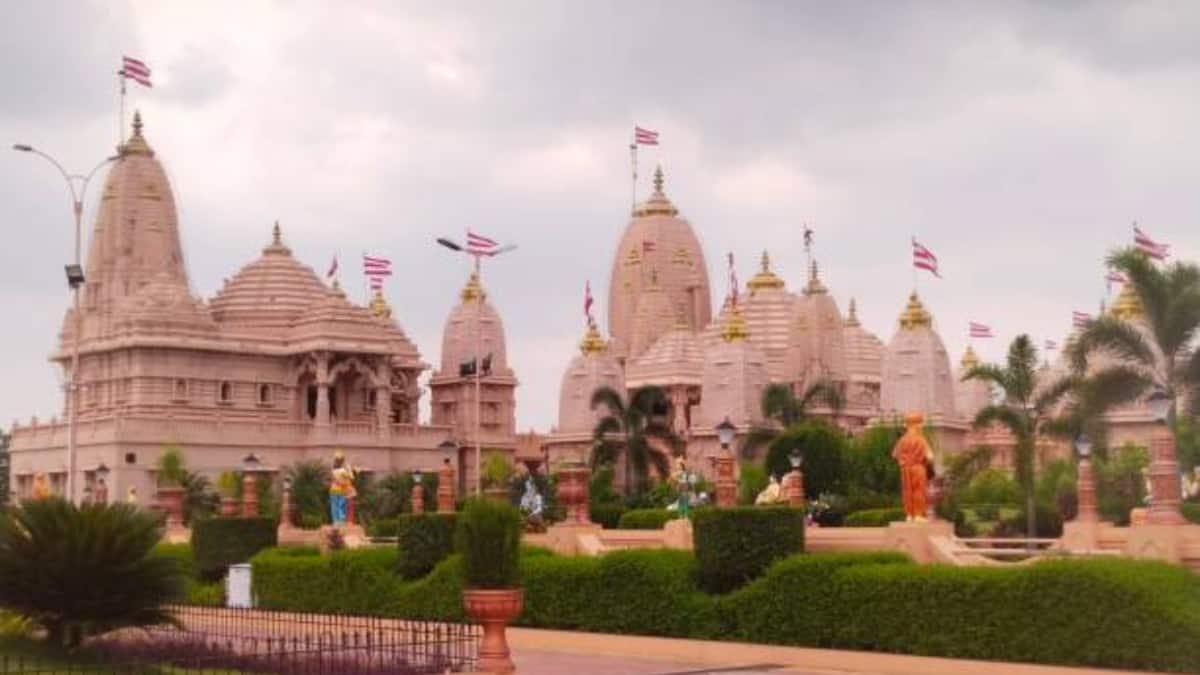 7 Stunning Tourist Destinations That Don't Allow Mobile Phones