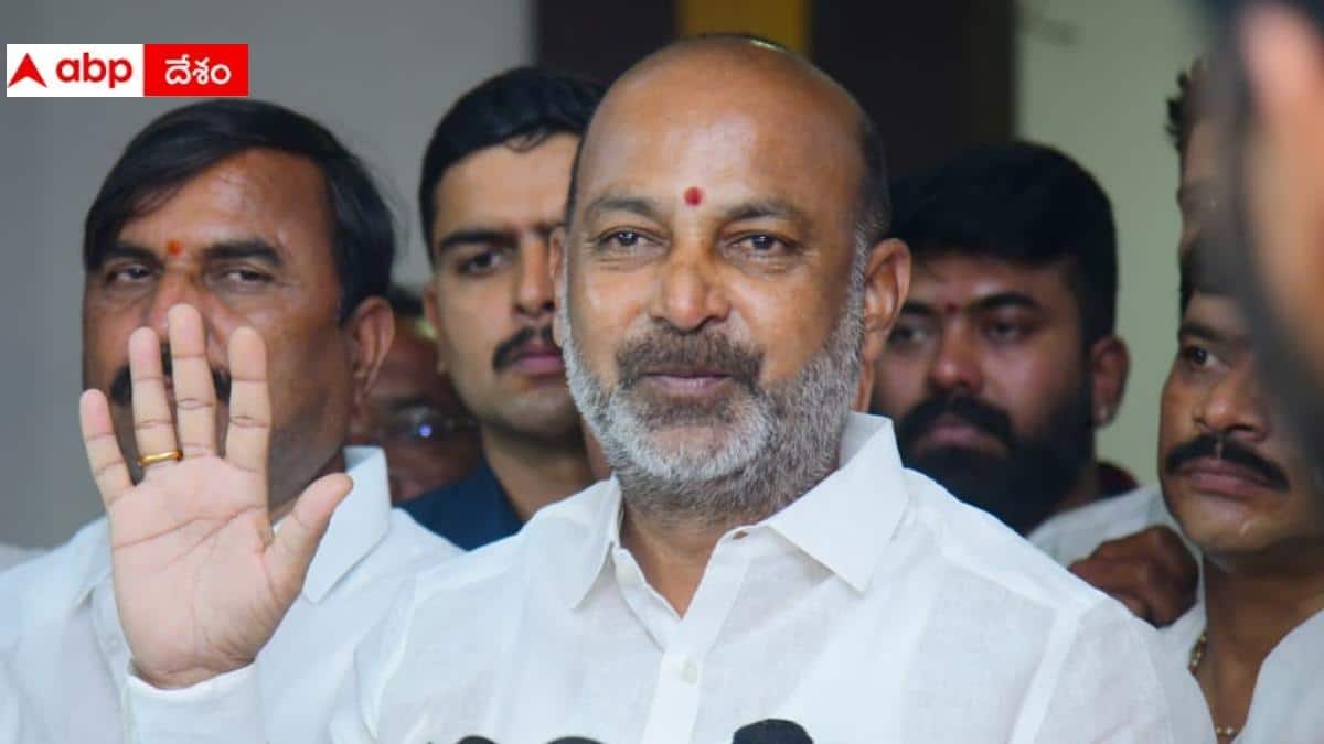 Bandi Sanjay: ఎక్కడైనా కొడుకును తండ్రి పోలీసులకు అప్పగిస్తాడా? ఫాల్తుగాళ్లు నాపై దుష్ప్రచారం చేపిస్తున్నారు: బండి సంజయ్