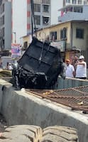 Mumbai News: रिक्षाचा सांगाडा, लोखंडी कचरापेटी...; मुंबईत नालेसफाई सुरु असताना काय काय सापडलं?, PHOTO