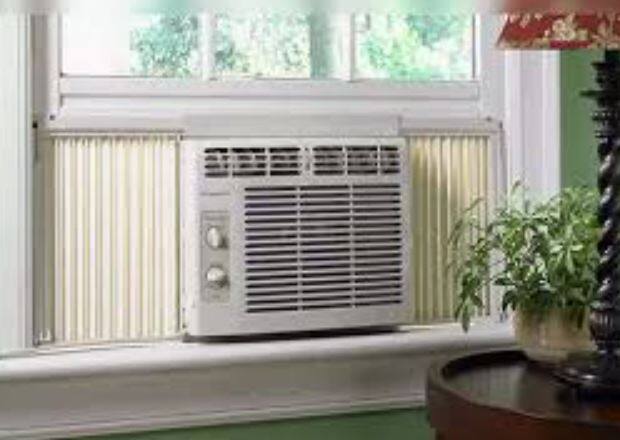 ਕਿਹੜਾ ਵਿਕਲਪ ਸਸਤਾ ਪੈਂਦਾ ਹੈ?  Window AC  ਕੀਮਤ: ਕਰੀਬ ₹25,000 ਤੋਂ ₹40,000 ਬਿਜਲੀ ਖਪਤ : ਜ਼ਿਆਦਾ ਮਹੀਨਾਵਾਰ ਬਿਜਲੀ ਬਿੱਲ : ₹3,000 ਤੋਂ ₹5,000 ਤੱਕ ਵੱਧ ਸਕਦਾ ਹੈ