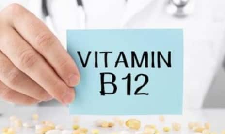 B12 ની ઉણપ નર્વસ સિસ્ટમ પર પણ અસર કરે છે. હાથ-પગમાં ઝણઝણાટ અને નિષ્ક્રિયતા, સંતુલન ગુમાવવું અને ભૂલી જવું વધી શકે છે. લાંબા સમય સુધી આ સમસ્યાઓને અવગણવી મુશ્કેલ બની શકે છે.
