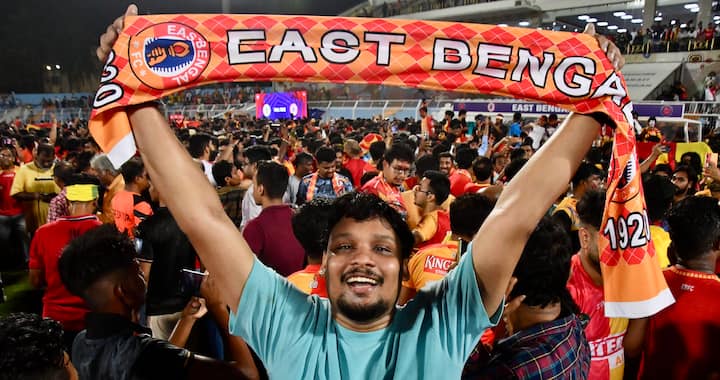 টানা পাঁচ ম্যাচ হেরে গত মরশুম শুরু করেছিল লাল হলুদ। লড়াই করলেও, লিগ তালিকায় নয় নম্বরে শেষ করেছিল দল। তবে হাল ছাড়েননি অস্কার। তিনি বিশ্বাস রেখেছিলেন।