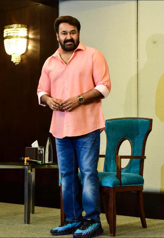 लुक्स के चलते हुए रिजेक्ट, फिर एक साल में दीं 25 हिट, मोहनलाल की इन सुपरहिट फिल्मों के बने हिंदी रीमेक